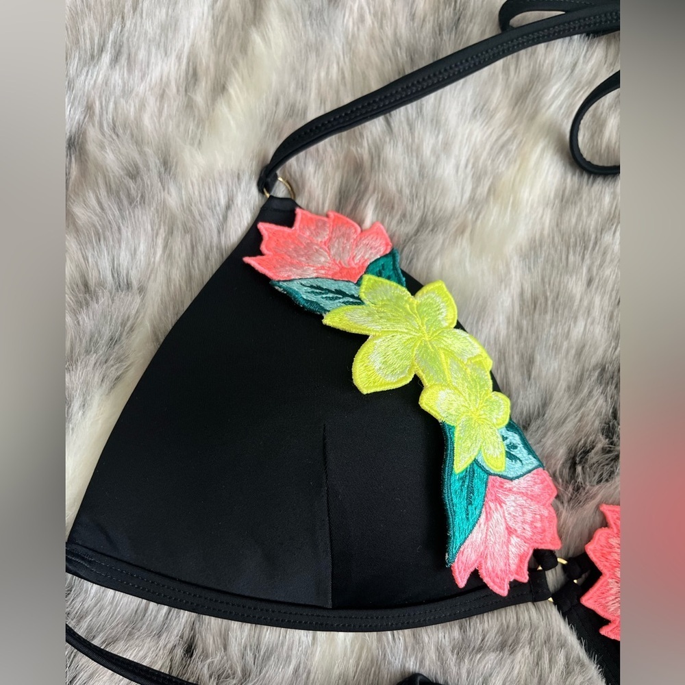 PINK Victorias Secret black floral bikini top size large - Picture 2 of 4